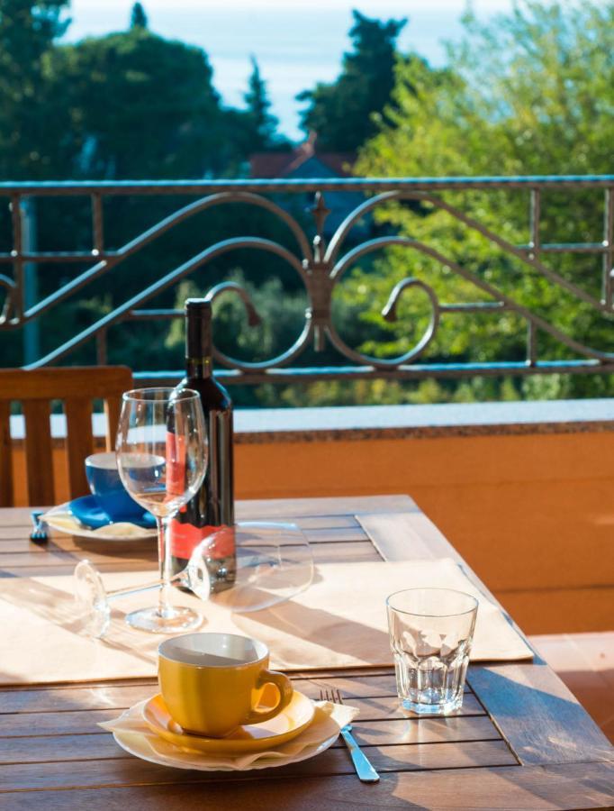 Apartments Villa Kristina Supetarska Draga Εξωτερικό φωτογραφία