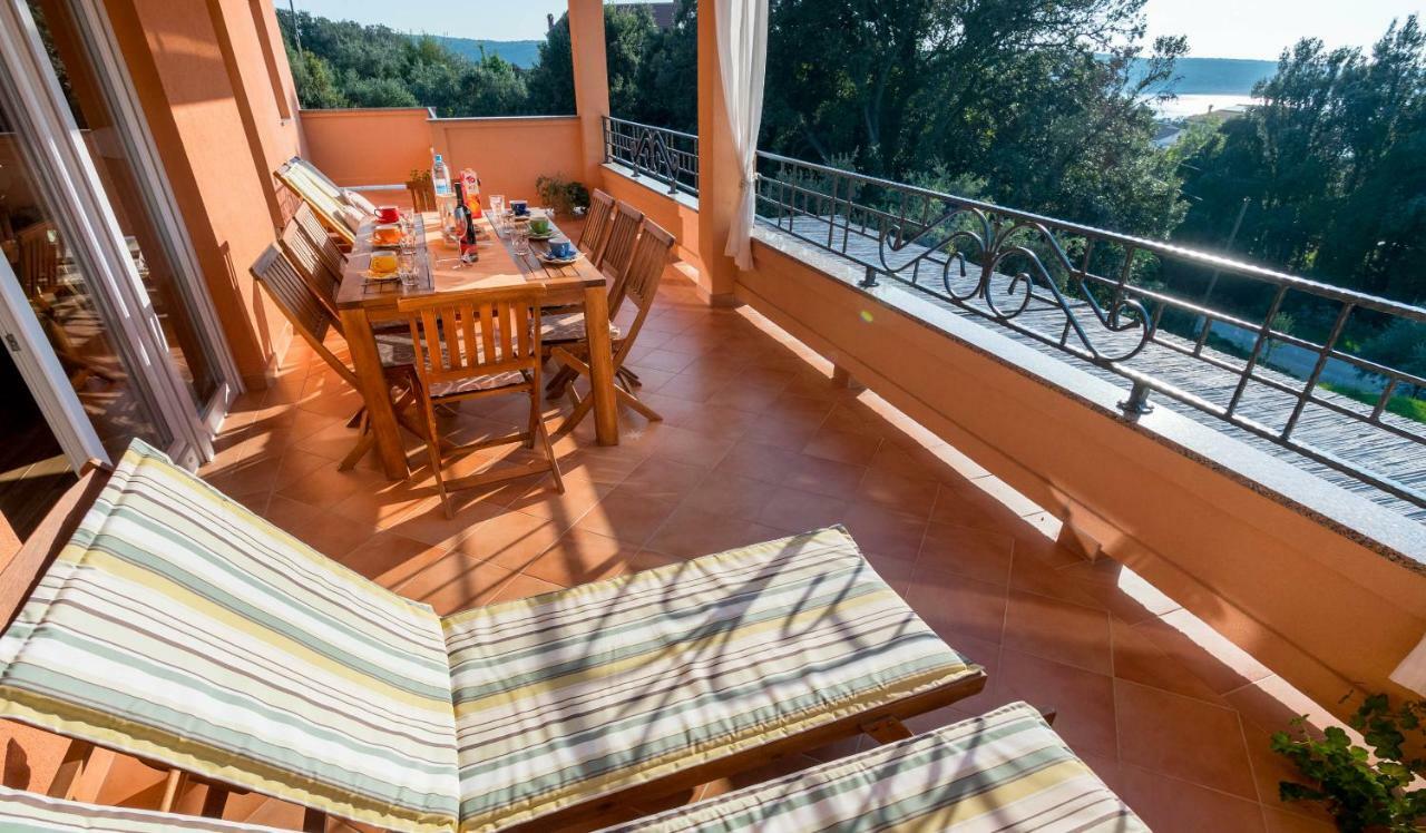 Apartments Villa Kristina Supetarska Draga Εξωτερικό φωτογραφία