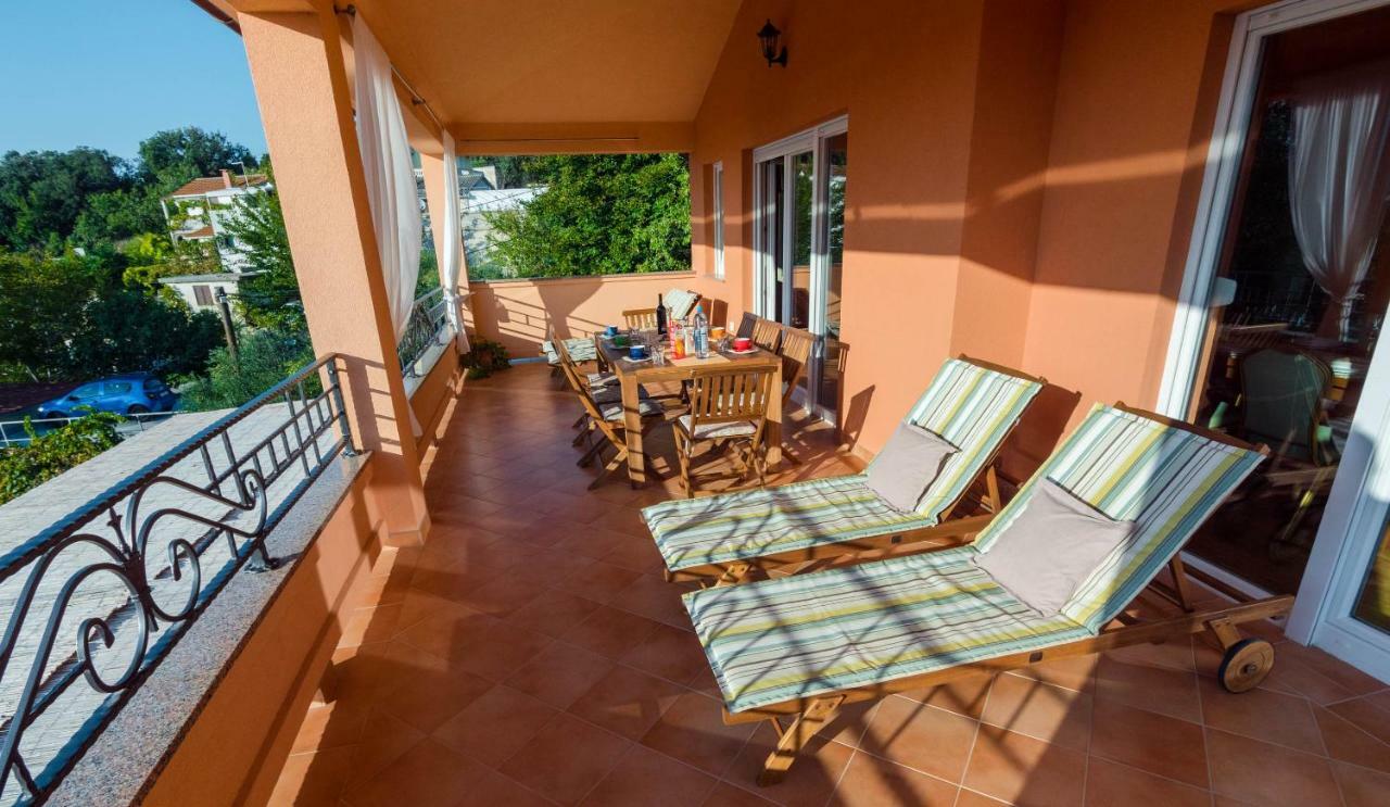 Apartments Villa Kristina Supetarska Draga Εξωτερικό φωτογραφία