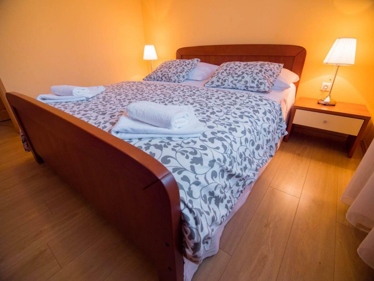 Apartments Villa Kristina Supetarska Draga Εξωτερικό φωτογραφία