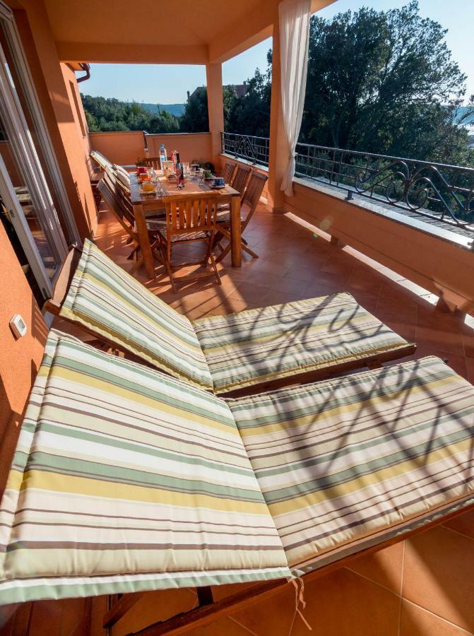 Apartments Villa Kristina Supetarska Draga Εξωτερικό φωτογραφία