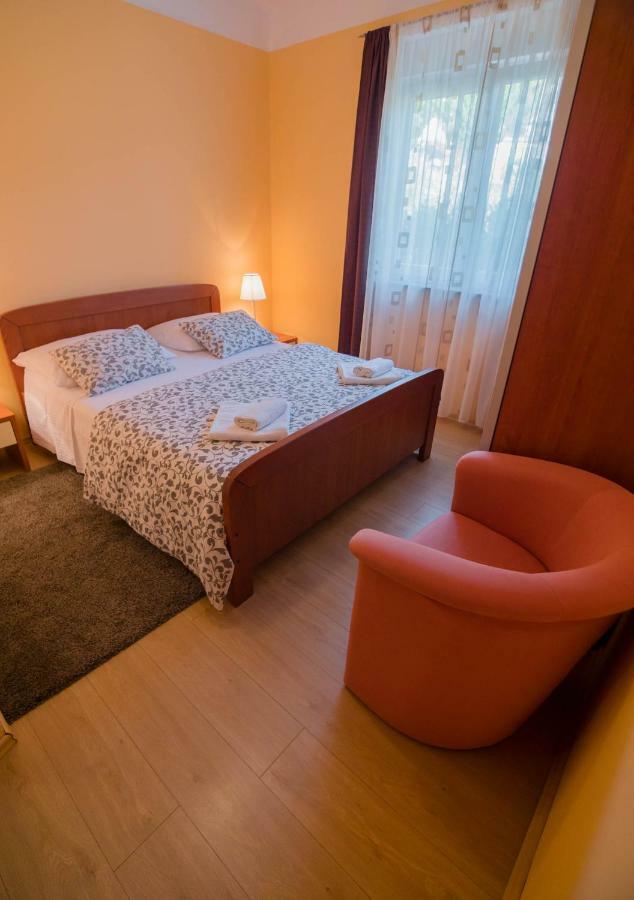 Apartments Villa Kristina Supetarska Draga Εξωτερικό φωτογραφία